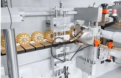 Будкрам купити Кромкооблицювальний верстат Robland KM 675 Кромкооблицювальний верстат Robland KM 675 6