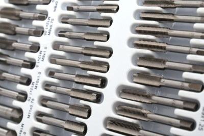 Будкрам купити Набір плашок, мітчиків та калібраторів TAGRED TA4016, 110 шт Набір плашок, мітчиків та калібраторів TAGRED TA4016, 110 шт 6