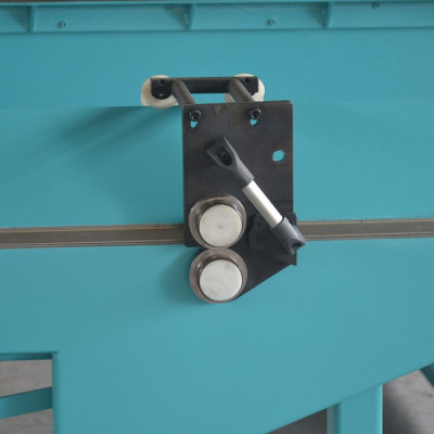 Будкрам купити Листозгинальний верстат CK EMSA CKH 2540×0,8 Листозгинальний верстат CK EMSA CKH 2540×0,8 3