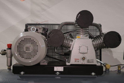 Будкрам купити Компресор поршневий WALTER GK 880-5,5/270 P Компресор поршневий WALTER GK 880-5,5/270 P 3