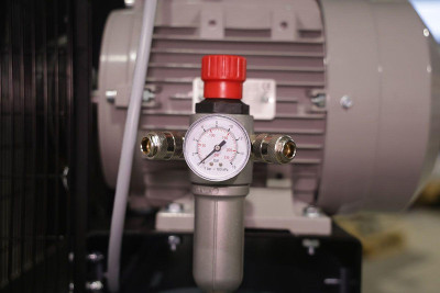 Будкрам купити Компресор поршневий WALTER GK 880-5,5/270 P Компресор поршневий WALTER GK 880-5,5/270 P 5