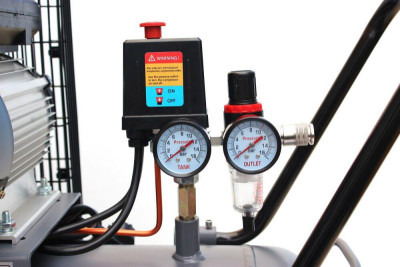 Будкрам купити Компресор масляний трициліндровий TAGRED TA3390 Компресор масляний трициліндровий TAGRED TA3390 4