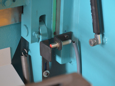 Будкрам купити Гільйотинні ножиці Ckemsa ERGM 1520 × 2,0 мм Гільйотинні ножиці Ckemsa ERGM 1520 × 2,0 мм 3