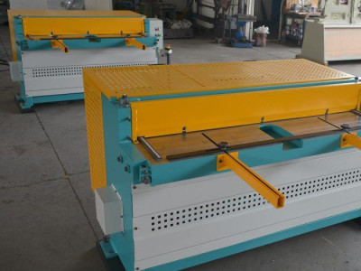 Будкрам купити Гільйотинні ножиці Ckemsa ERGM 1520 × 2,0 мм Гільйотинні ножиці Ckemsa ERGM 1520 × 2,0 мм 10