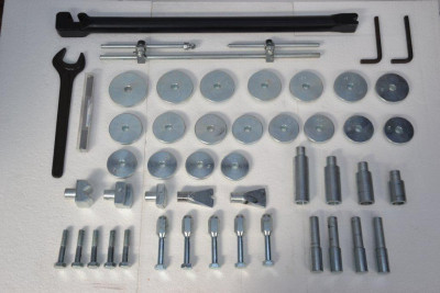 Будкрам купити Ремонтно-токарний верстат для ремонту сталевих та легкосплавних дисків Carmec PRC 2400 Ремонтно-токарний верстат для ремонту сталевих та легкосплавних дисків Carmec PRC 2400 5