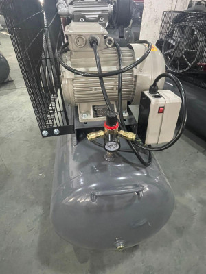 Будкрам купити Поршневий компресор MAST VA90/200L 400 Поршневий компресор MAST VA90/200L 400 2