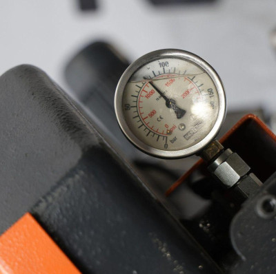 Будкрам купити Напівавтоматична стрічкова пилка DISPA MAKINA M-Y 270 Напівавтоматична стрічкова пилка DISPA MAKINA M-Y 270 3