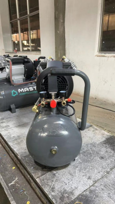 Будкрам купити Поршневий компресор MAST 2047/50L 220V Поршневий компресор MAST 2047/50L 220V 4