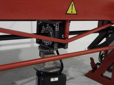 Будкрам купить Электромеханический листогибочный станок ZGH 2200/1,2/160 Электромеханический листогибочный станок ZGH 2200/1,2/160 3