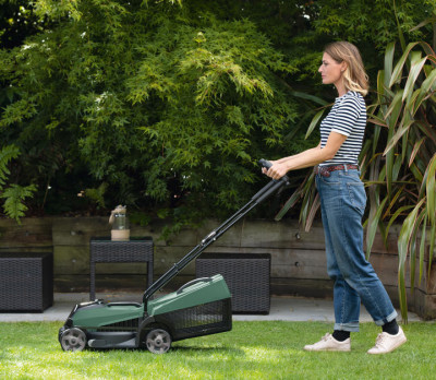 Будкрам купить Bosch Газонокосилка аккумуляторная CityMower 18V-32-300 18В акб 1х4А·час 31л 30-60мм 9.4кг Bosch Газонокосилка аккумуляторная CityMower 18V-32-300 18В акб 1х4А·час 31л 30-60мм 9.4кг 3