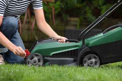 Будкрам купить Bosch Газонокосилка аккумуляторная CityMower 18V-32-300 18В акб 1х4А·час 31л 30-60мм 9.4кг Bosch Газонокосилка аккумуляторная CityMower 18V-32-300 18В акб 1х4А·час 31л 30-60мм 9.4кг 8