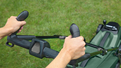 Будкрам купить Bosch Газонокосилка аккумуляторная CityMower 18V-32-300 18В акб 1х4А·час 31л 30-60мм 9.4кг Bosch Газонокосилка аккумуляторная CityMower 18V-32-300 18В акб 1х4А·час 31л 30-60мм 9.4кг 6