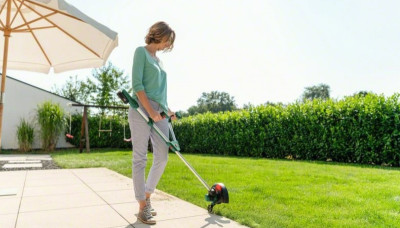 Будкрам купить Bosch Триммер садовый аккумуляторный UniversalGrassCut 18V-260 1х2.5А·час 26см 2.3кг Bosch Триммер садовый аккумуляторный UniversalGrassCut 18V-260 1х2.5А·час 26см 2.3кг 13