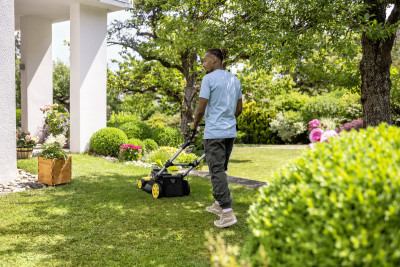 Будкрам купити Karcher Газонокосарка акумуляторна LMO 5-18 Dual 18В 41см 25-70мм (без АКБ та ЗУ) Karcher Газонокосарка акумуляторна LMO 5-18 Dual 18В 41см 25-70мм (без АКБ та ЗУ) 8