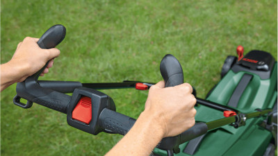Будкрам купить Bosch Газонокосилка аккумуляторная CityMower 18V-32-300 18В 32см 31л 30-60мм 8.8кг без АКБ и ЗП Bosch Газонокосилка аккумуляторная CityMower 18V-32-300 18В 32см 31л 30-60мм 8.8кг без АКБ и ЗП 3