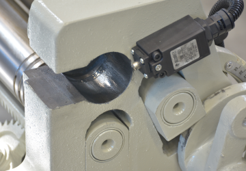 Будкрам купити Роликовий листогиб Isitan IR 1550х75 Роликовий листогиб Isitan IR 1550х75 2