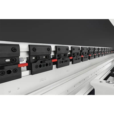 Будкрам купити Гідравлічний листозгинальний прес CORMAK CNC SERVO Elite 170x3200 Delem 53TX Гідравлічний листозгинальний прес CORMAK CNC SERVO Elite 170x3200 Delem 53TX 5