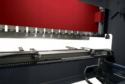 Будкрам купити Гідравлічний листозгинальний прес з ЧПУ UPTEC E-BEND 31100 CNC Гідравлічний листозгинальний прес з ЧПУ UPTEC E-BEND 31100 CNC 4