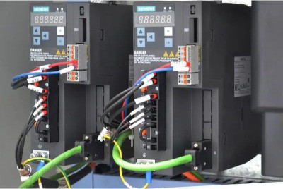 Будкрам купить Токарный станок с ЧПУ Cormak 400x1000 Токарный станок с ЧПУ Cormak 400x1000 7