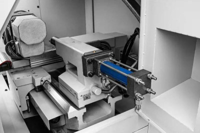 Будкрам купити Токарний станок з ЧПУ Cormak 360x750 з гідравлічним патроном Токарний станок з ЧПУ Cormak 360x750 з гідравлічним патроном 9