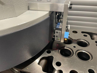 Будкрам купити Верстат для шліфування та фрезерування ГБЦ та БЦ з ЧПУ CARMEC SG 1400 CNC Верстат для шліфування та фрезерування ГБЦ та БЦ з ЧПУ CARMEC SG 1400 CNC 3