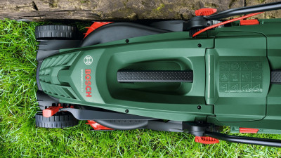 Будкрам купить Газонокосилка сетевая Bosch UniversalRotak 34-405 1300Вт 34см 40л 27-50мм 11кг Газонокосилка сетевая Bosch UniversalRotak 34-405 1300Вт 34см 40л 27-50мм 11кг 5