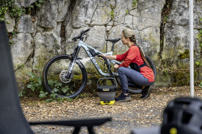 Будкрам купить Минимойка низкого давления аккумуляторная Karcher OC 3 Foldable, 120л/ч, шланг 1.8м, бак для воды 8л, вес 2.2кг, USB-C Минимойка низкого давления аккумуляторная Karcher OC 3 Foldable, 120л/ч, шланг 1.8м, бак для воды 8л, вес 2.2кг, USB-C 10