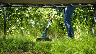 Будкрам купить Триммер садовый аккумуляторный Bosch UniversalGrassCut 18V-26-500 1х2.5А·час 26см ЗП AL 18V-20 3.5кг Триммер садовый аккумуляторный Bosch UniversalGrassCut 18V-26-500 1х2.5А·час 26см ЗП AL 18V-20 3.5кг 4