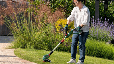 Будкрам купить Триммер садовый аккумуляторный Bosch UniversalGrassCut 18V-26-500 1х2.5А·час 26см ЗП AL 18V-20 3.5кг Триммер садовый аккумуляторный Bosch UniversalGrassCut 18V-26-500 1х2.5А·час 26см ЗП AL 18V-20 3.5кг 2