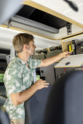 Будкрам купить Минимойка среднего давления портативная Karcher OC Handheld Compact 150л/ч шланг 5м 15Бар 2.2кг USB-C Минимойка среднего давления портативная Karcher OC Handheld Compact 150л/ч шланг 5м 15Бар 2.2кг USB-C 11