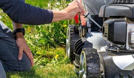 Будкрам Газонокосарка в господарстві: як правильно зберігати, обслуговувати та ремонтувати
