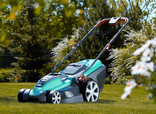Будкрам Електрична газонокосарка: переваги та недоліки у догляді за газоном