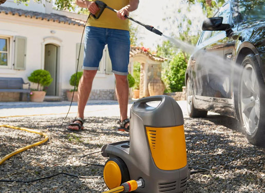 Будкрам Чому портативне миття для автомобіля стане незамінним аксесуаром на дачі